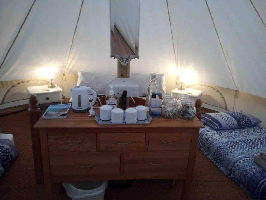 Hotel Cox Hill Glamping Badger Truro Esterno foto