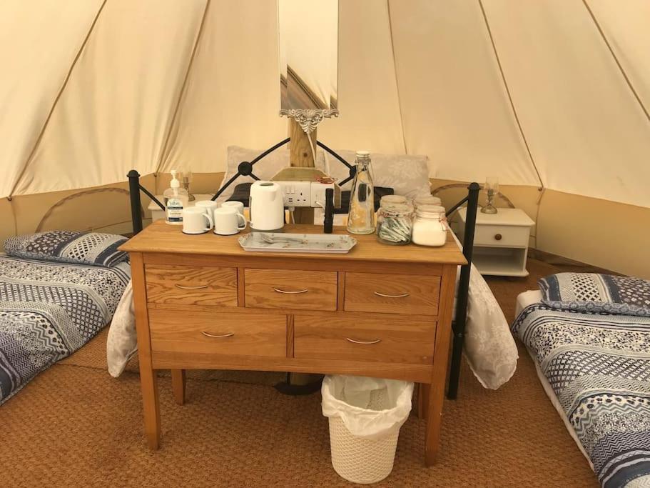 Hotel Cox Hill Glamping Badger Truro Esterno foto