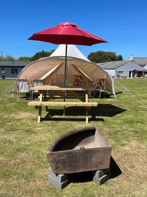 Hotel Cox Hill Glamping Badger Truro Esterno foto