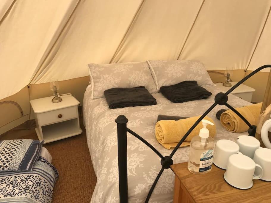 Hotel Cox Hill Glamping Badger Truro Esterno foto