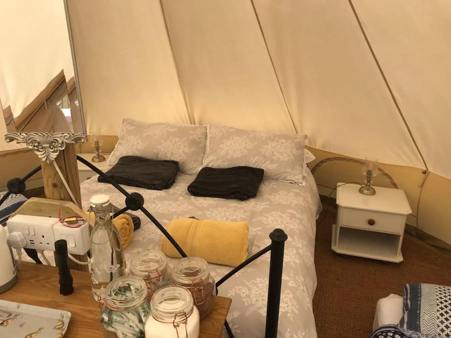 Hotel Cox Hill Glamping Badger Truro Esterno foto